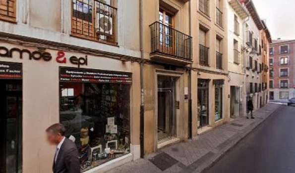 Abogados Víctor Román