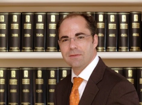 SANTIAGO P. ALBIOL CABRERA, Abogado.