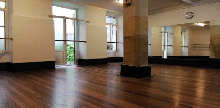 Escuela de danza SLOWWW DANCE CENTER