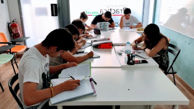 Prácticamente Zaragoza - Academia y gabinete de psicología