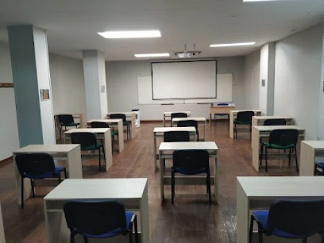 Academia oposiciones Guardia Civil Almería (Centro de Formación Élite)