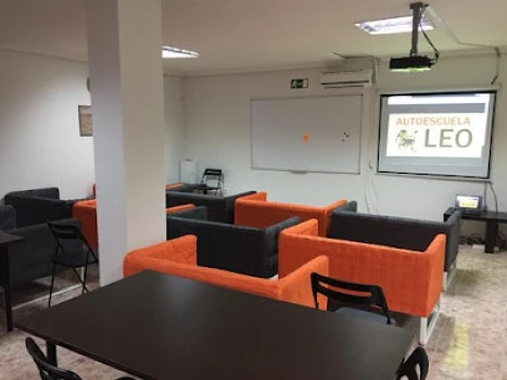 AUTOESCUELA LEO