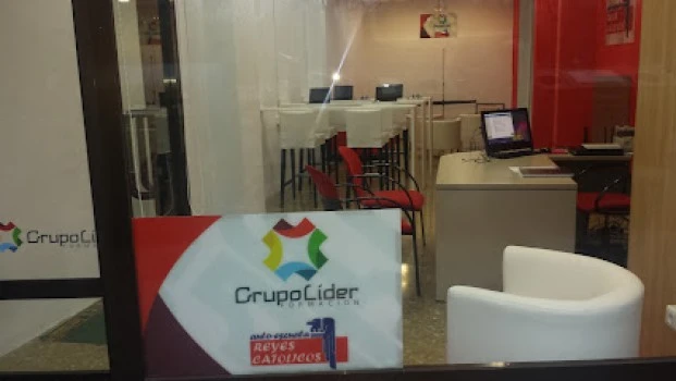 AUTOESCUELA REYES CATÓLICOS-GRUPO LÍDER