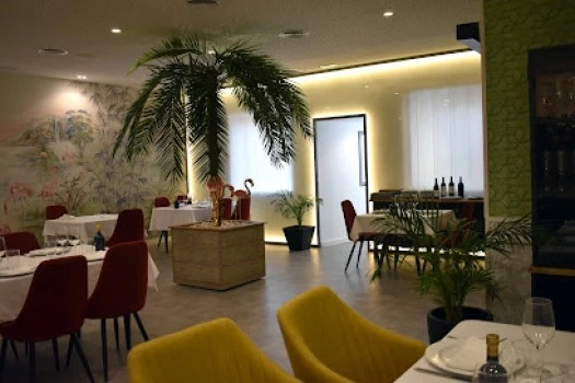Martina Restaurant &amp; Bar