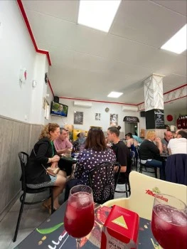 La Guindilla, bar de tapas.