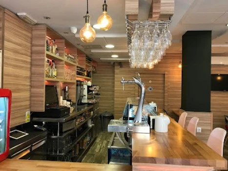 Elena's Cafe