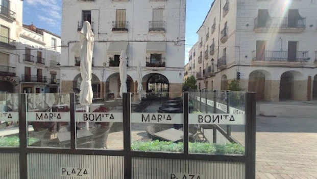 María Bonita Plaza