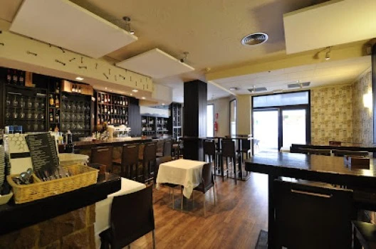 15 Tapas &amp; ginclub