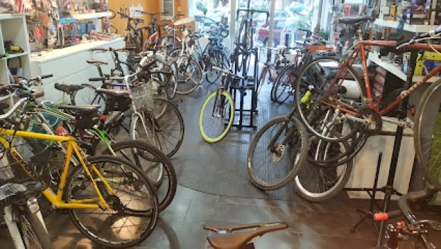 Bicistudio. Taller de bicicletas. 26 años de experiencia.