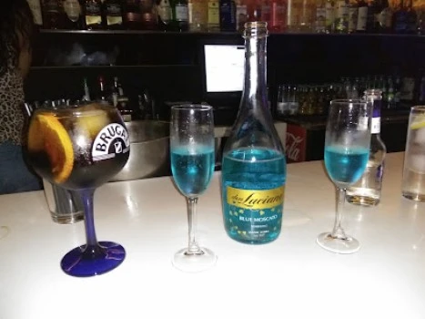 Bogart Bar &amp; Music