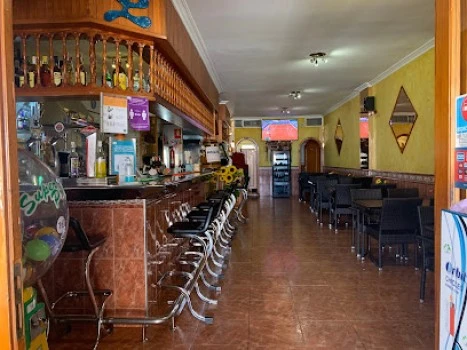 Restaurante Cafetería Servelyn, multicocina y parrilla grill
