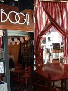 BOGA PREMIUM Y MONO COCKTAIL BAR