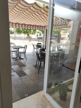 Bar Cafeteria 61