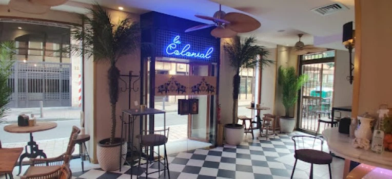 La Colonial Café Cóctel Bar