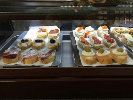 El Elegante Café-Bar
