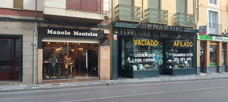 Manolo Manteles