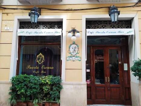 Puerta Oscura