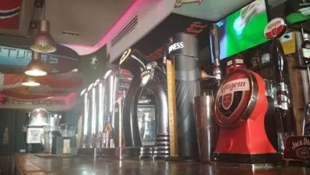 Las Tortugas Bar