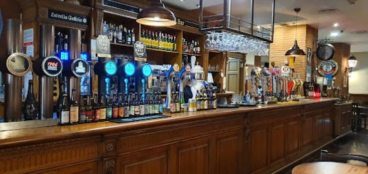 Beers &amp; Travels Bar