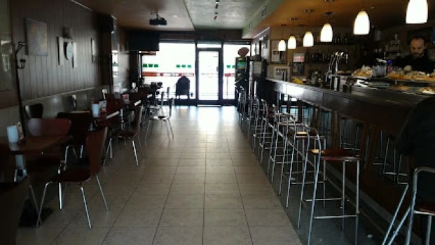 Café &amp; bar Trapecio
