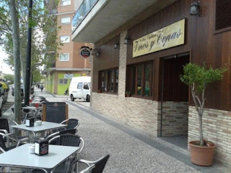 Bar Cafetería Vinos Y Copas