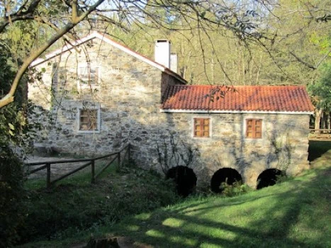 Área Natural Muíño de Pedroso ~ Camping Río Xuvia