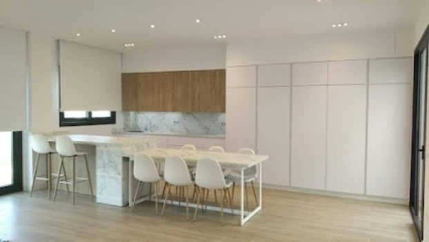 Decobarja mobiliario ( cocinas , armarios, tarima y todo tipo de muebles a medida) carpinteria ouren