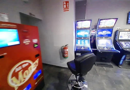 Salón de Juegos Cuatro Caminos