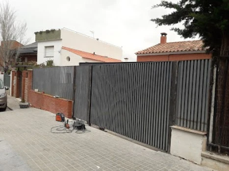 serralleria colas