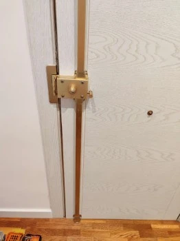 Serrallería DLG L'Escut ???? Tu cerrajero de confianza - Apertura de puerta | cerradura | bombi