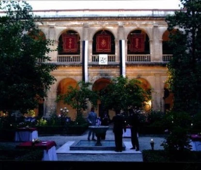 Colegio Mayor Santa Cruz la Real