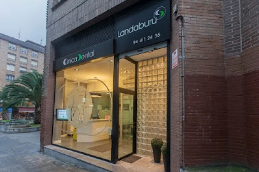 Clínica Dental Landaburu ????Especialistas en Implantología Dental en Santutxu
