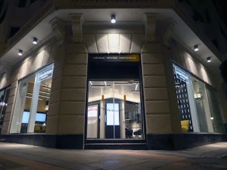 Metódica, Clínica Dental