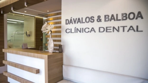 Clínica Dental Dávalos &amp; Balboa- Invisalign Murcia- Implantes dentales- Centro