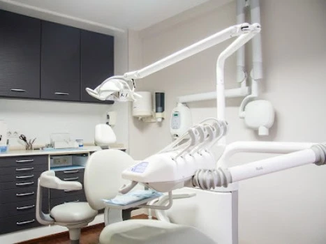 Dacobadental, implantes y ortodoncia invisible Ourense