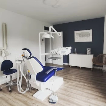ESTER RODRÍGUEZ CLÍNICA DENTAL