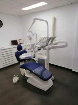 Dr. Antonio Luis García Marí, Dentista