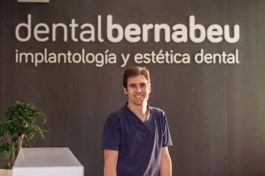 CLINICA DENTAL BERNABEU Sevilla