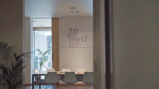 Theyesbrand | Agencia de Branding y Diseño de Packaging