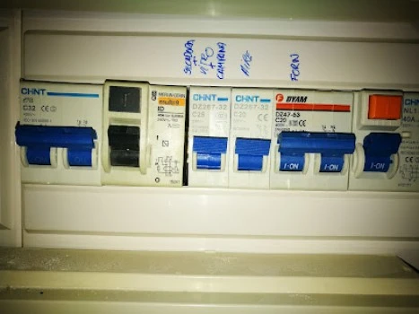 Electricista Lampista Urgencias 24h Barcelona y Baix Llobregat
