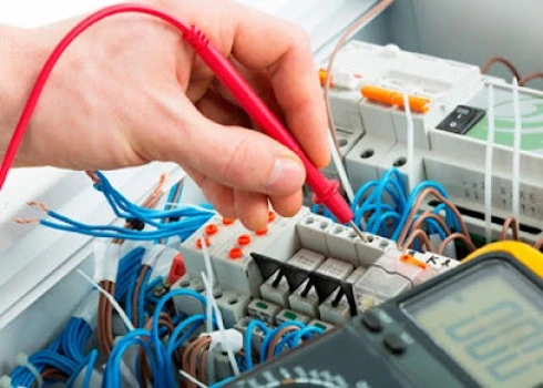 Electricistas baratos en Madrid | Instalaciones, urgencias 24 horas y reformas eléctricas