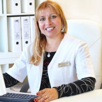 Dra. Susana Elena Varela Elías, Ginecólogo