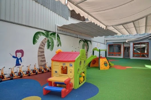 Superfriends | Escuela Infantil bilingüe