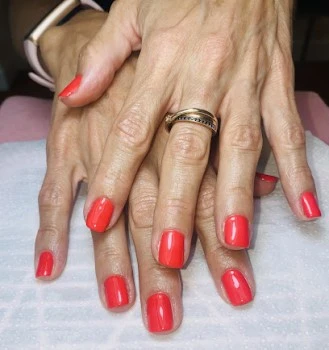 Queen nails