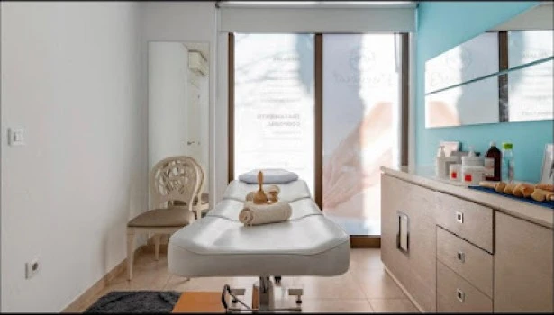 Essencial nails &amp; spa