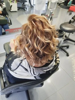 Manzano Nieves Peluquería Unisex