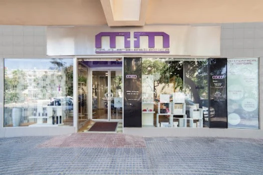 Marina Marín Peluquería + Estética