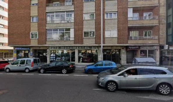 Auto Monumental