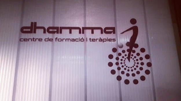 Centre Dhamma - Terapias Manuales, Masajes, Yoga y formación