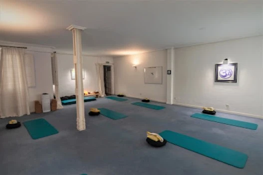 Estudio de Yoga Costa 7